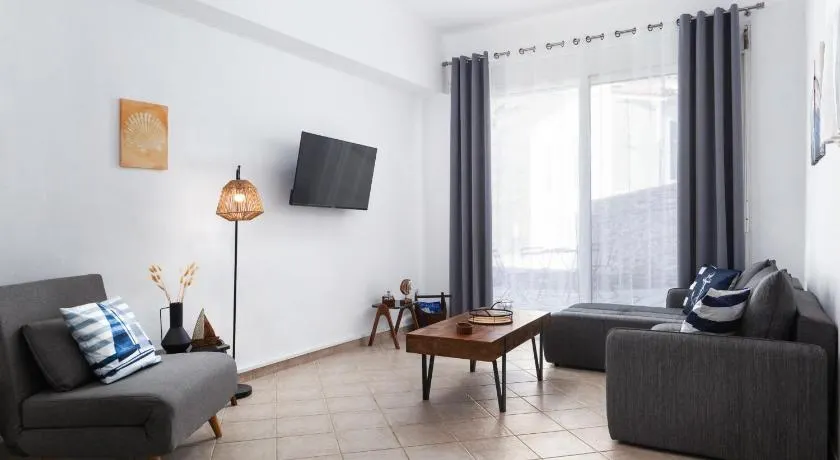 Andros Apartments with Free Parking - Image 1