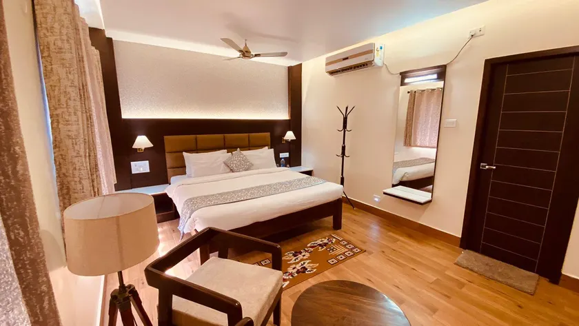 Le Shiv Executive Suite - Image 1