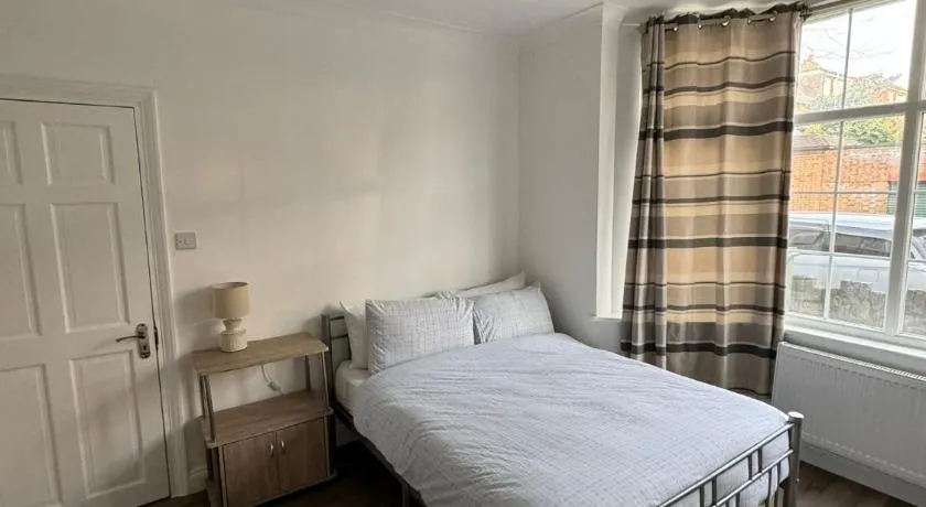 Oxborne Rooms UK - Gardner - Image 1
