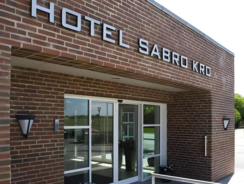 Montra Hotel Sabro Kro - Image 1
