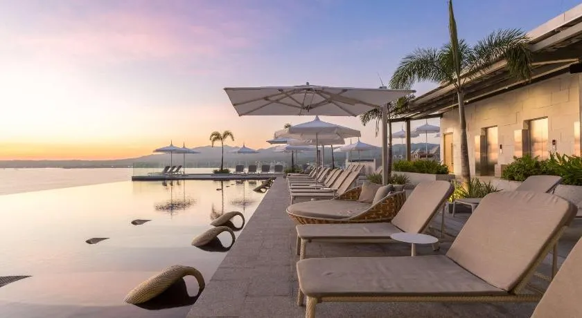 UDARA - Luxury Beachfront Living with Pools Gym Spa & Dining - Image 1