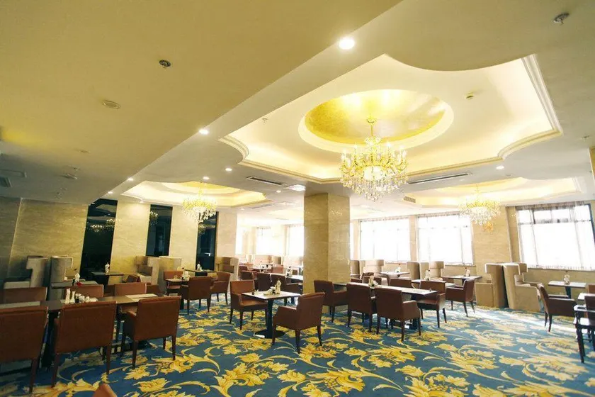 Xinshijie Hotel - Image 1