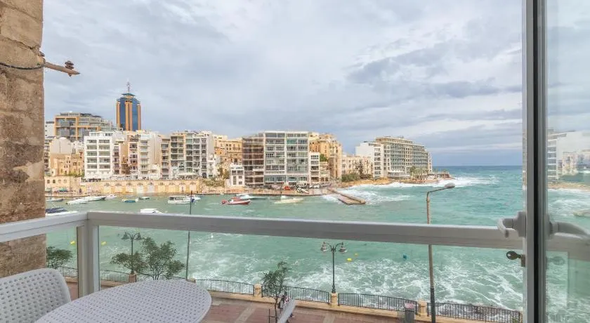 Seafront Designer Bliss in Central St Julian's - Image 1