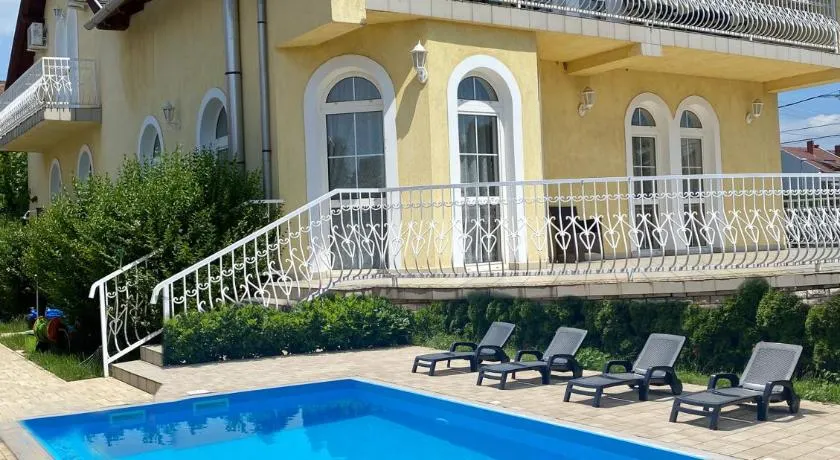 Royal Villa - Image 1