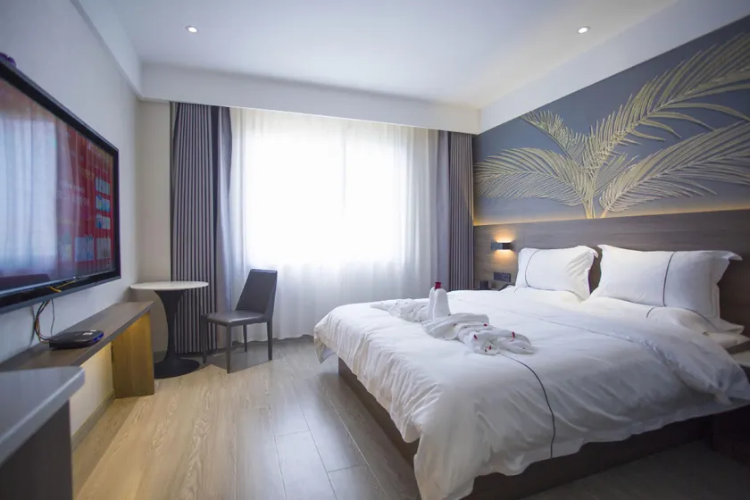 Hillman Hotel - Image 1