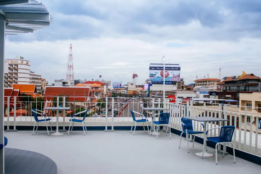 The Moon Hostel Huahin - Image 1