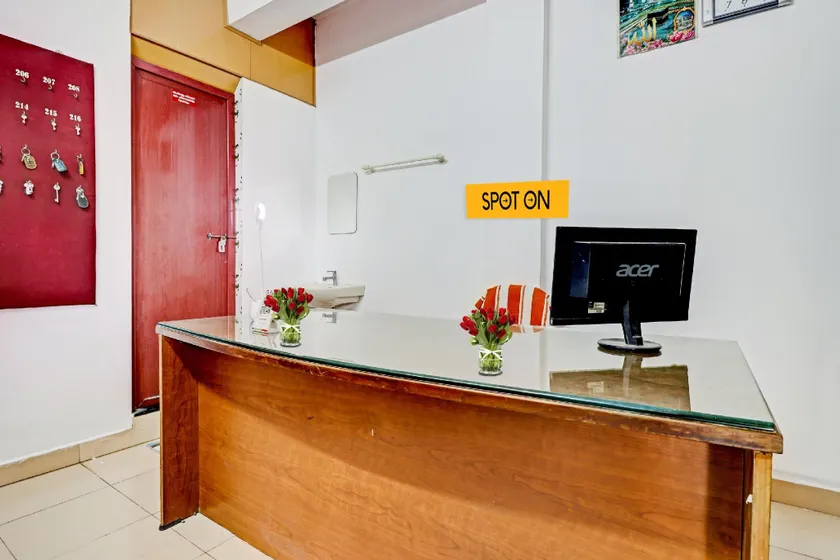 SPOT ON Taaza Residency - Image 1