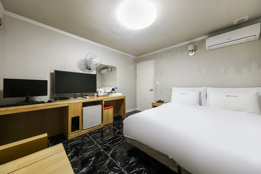 Busan Goejeong Clover - Image 1