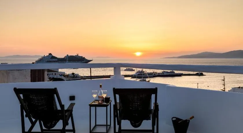 She Mykonos - The Residency - Image 1