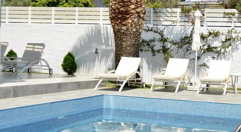 Anemoni Beach Hotel - Image 1