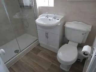 London Road Guest Accommodation - Image 1