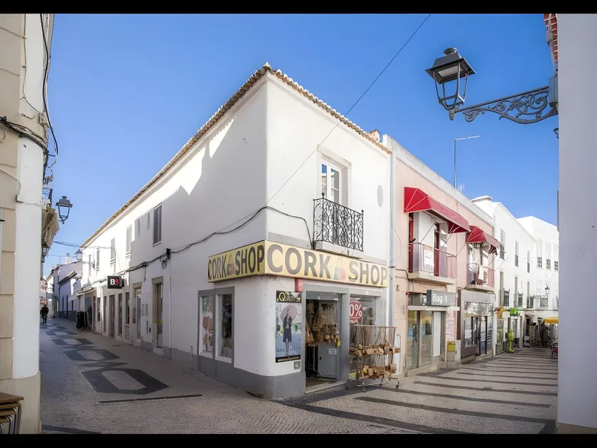 Apartamentos Marreiros Neto - Image 1