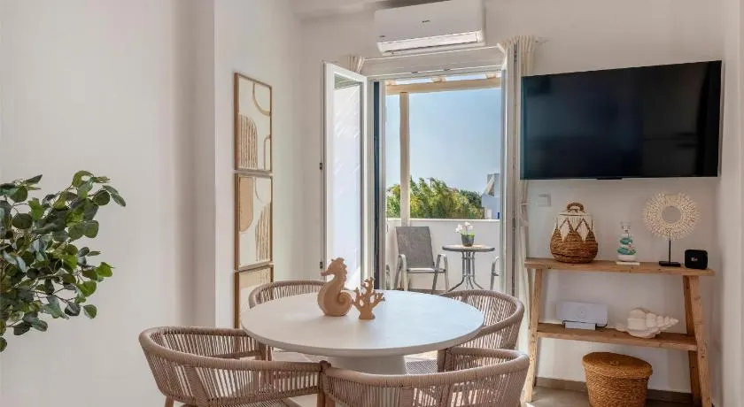 Pounta ,2BR Apartment w Shared Pool,Fiora I - Image 1