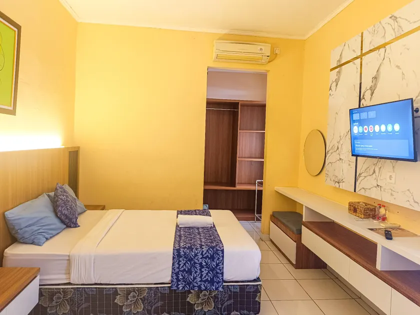 Mira Guest House - Image 1