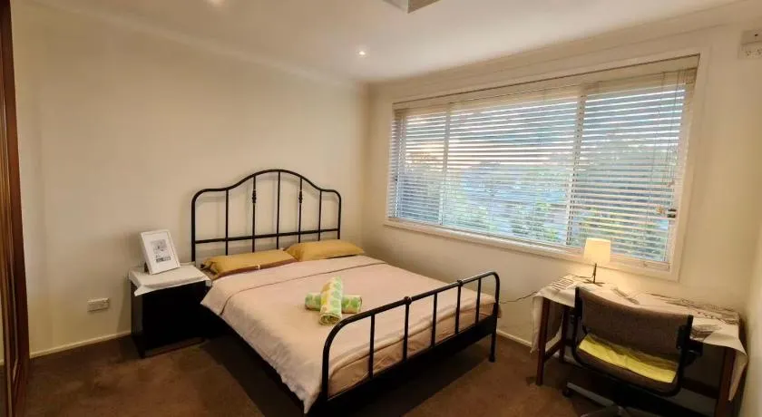 Quiet Double Room M Winston Hills - Image 1