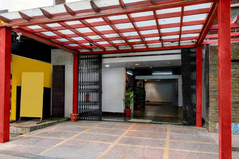 Super Townhouse Oak Hotel Banjara Hill Formerly Prime Stays - Image 1