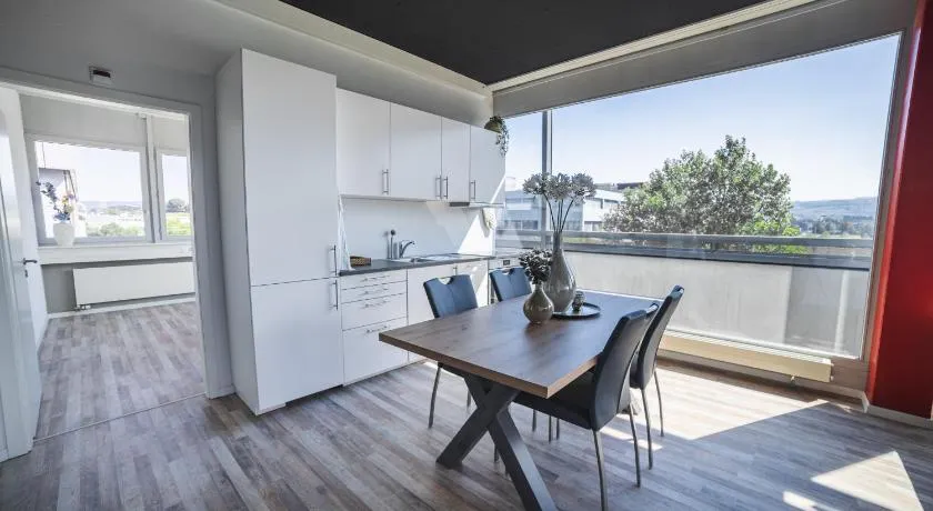 Pit Stop Apartments - Image 1