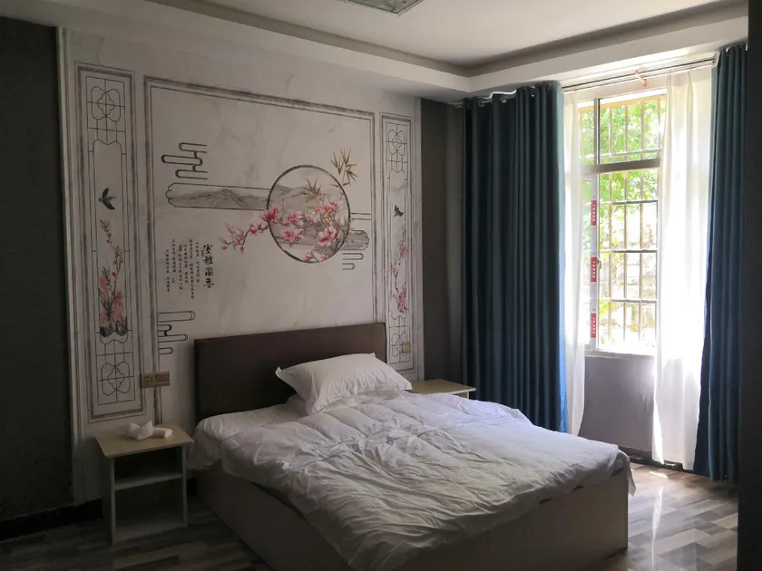 Hongye Theme Hotel - Image 1