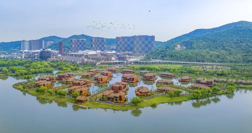 Taihu Longemont  Baihua Island Boutique Resort Hotel - Image 1