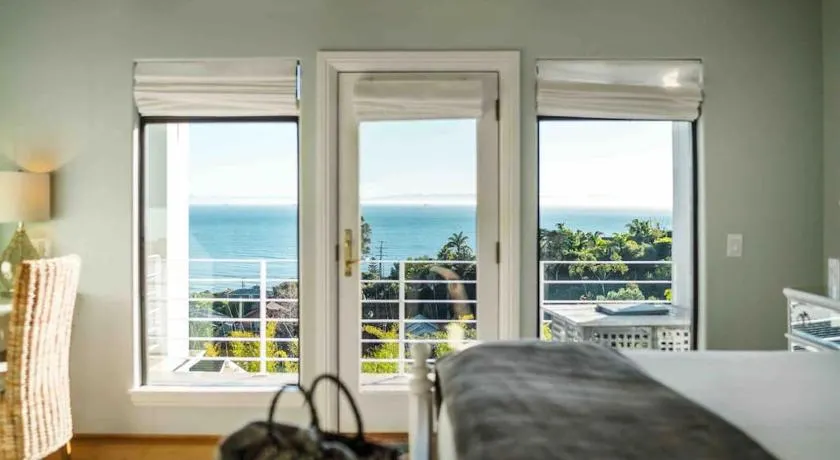 Summer Beach House - Image 1
