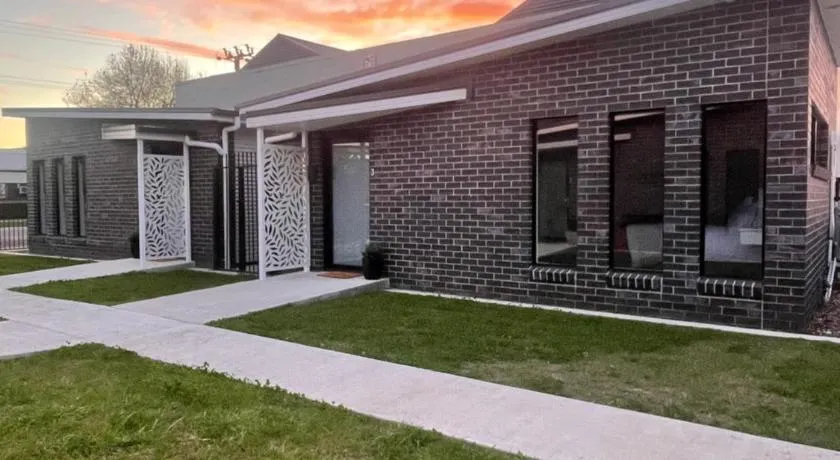 Four Square Short Stay Accommodation Railton - Image 1