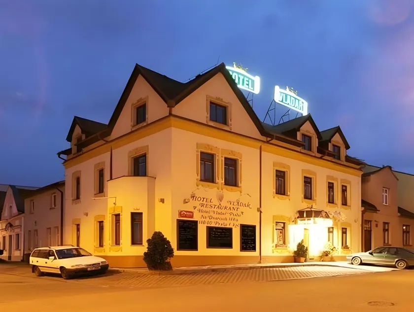 River Star Hotel - Image 1
