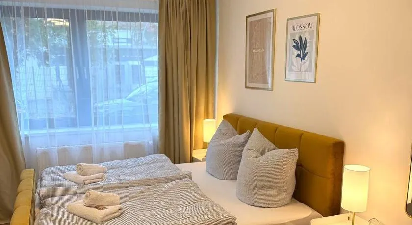 Moderne, komplett eingerichtete Wohnung mit Parkplatz & 24h Check-in - Image 1