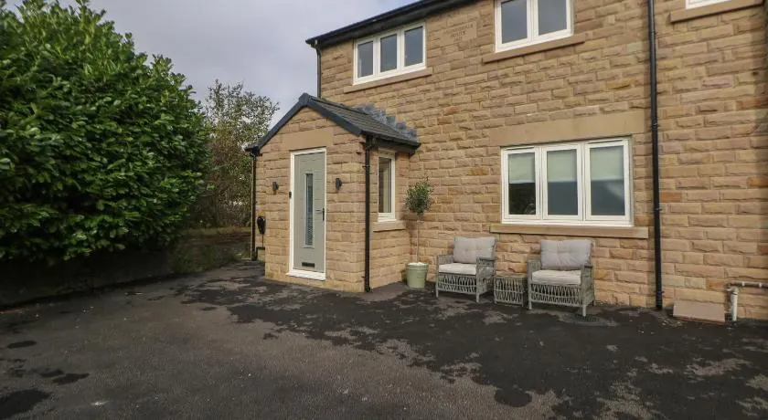 Netherdale House - Image 1