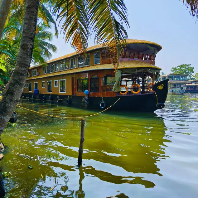 Vinayak House Boats - Image 1