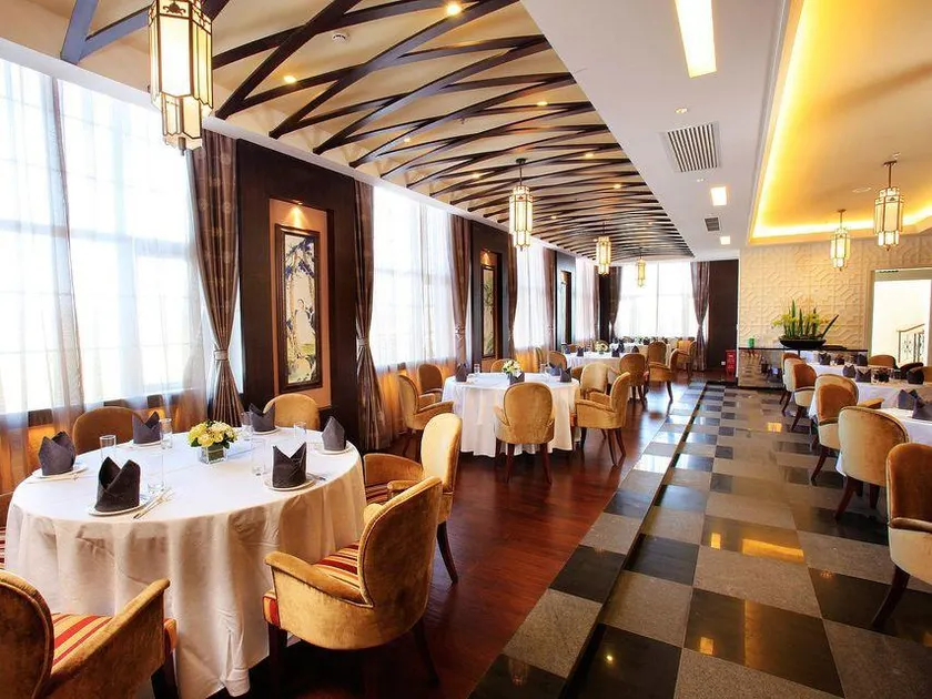 Renji Hotel - Image 1