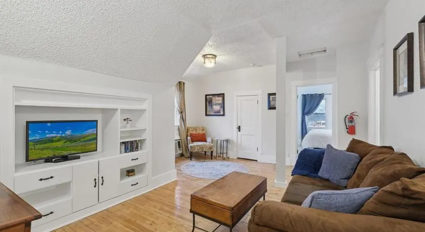 1BR Apartment Across from Como Lake - Bayberry - Image 1