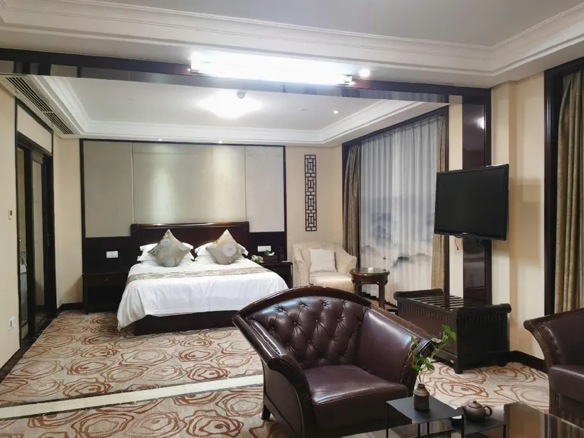 Baiyun Shanzhuang Hotel - Image 1