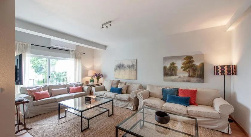 One&Lux Aire - Spacious and Bright Apartment in the Heart of Seville - Image 1