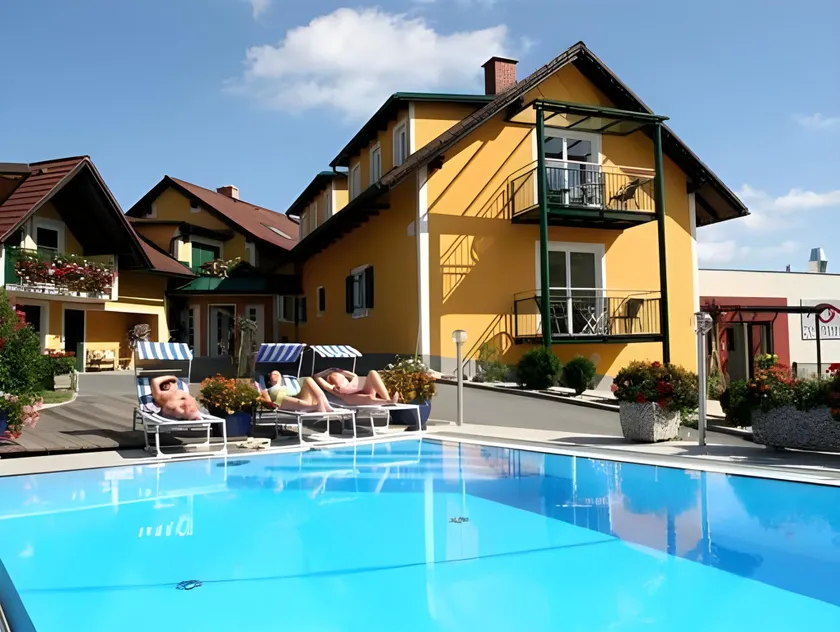 Hotel Villa Rosa - Image 1