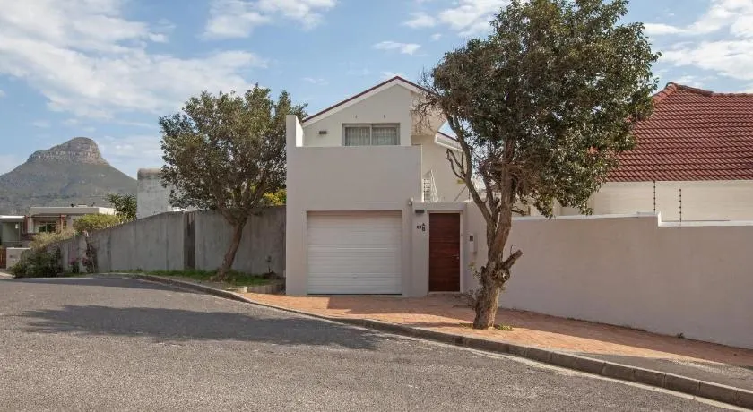 20 belladonna avenue Vredehoek Cape town - Image 1