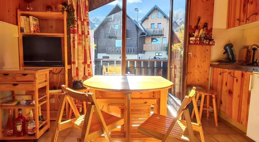 Studio chaleureux à Thollon-les-Mémises - 20 m² avec vue - Image 1