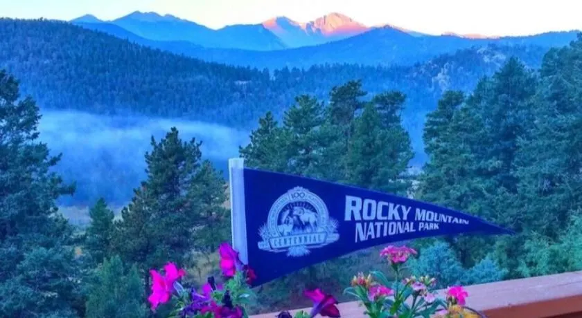 Rocky Mountain Panorama Cabin - Image 1
