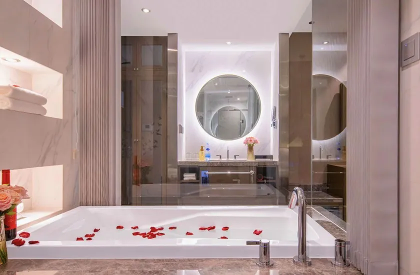 Crystal Orange Hotel Qingdao Golden Beach - Image 1