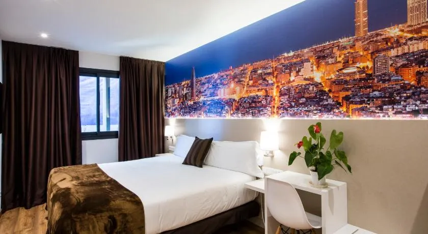 Hotel BESTPRICE Gracia - Image 1