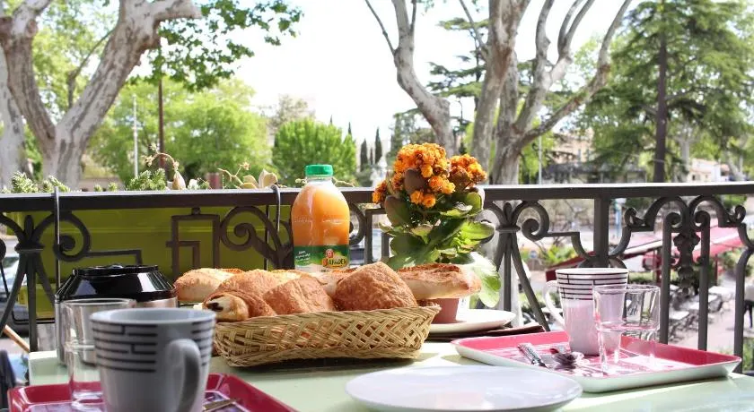 Chez Marie Louise - Image 1