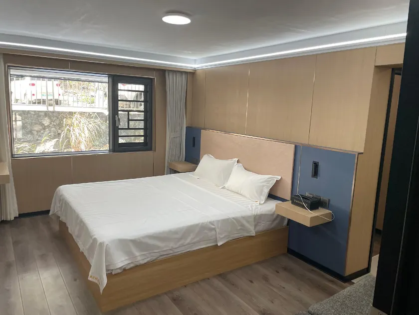 Heshan Olive Tree Hotel (Honghe Times Square Branch) - Image 1