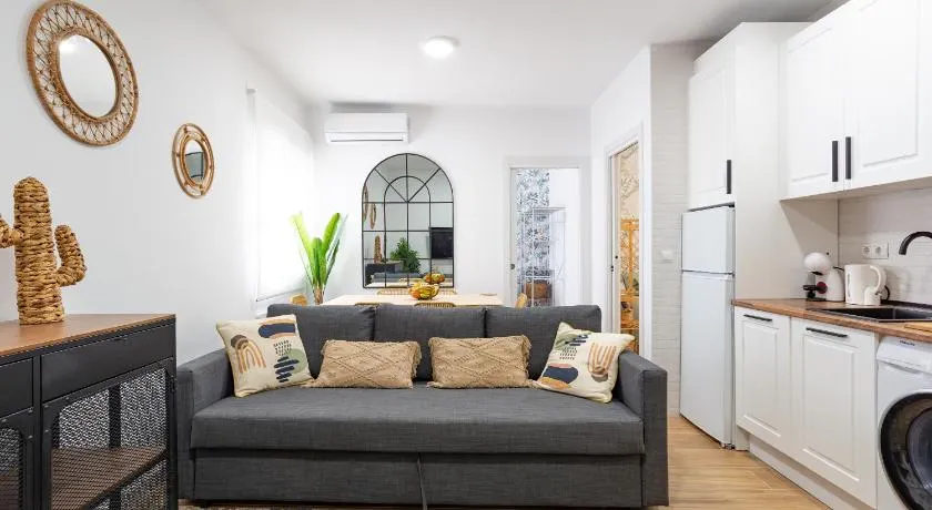 COZY & MODERN APARTMENT - Image 1