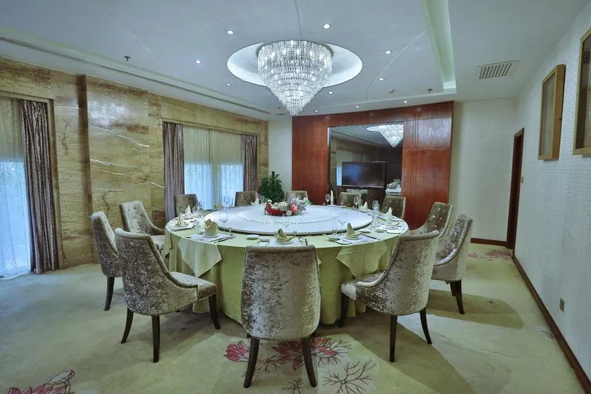 Grand Rezen Hotel Omiga - Image 1