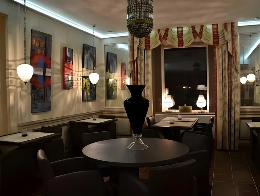 Au Petit Manoir - Image 1