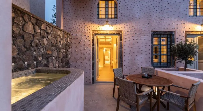 Frescoes Luxury Suites By KB Hospitality - Image 1