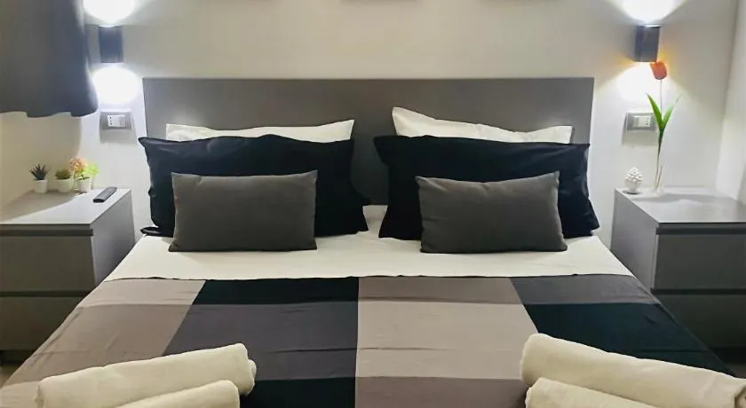 Sicilian Rooms - Image 1