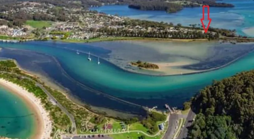 Boathouse Narooma er et 3 værelses selvforsynet feriehus. - Image 1