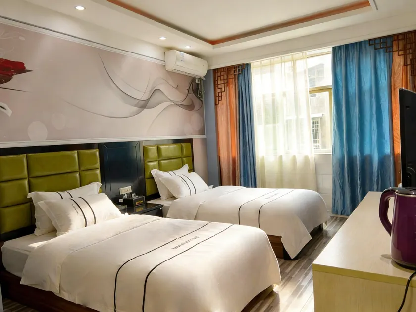 Chongqing Yueju Business Hotel - Image 1