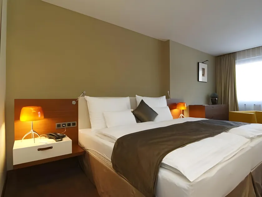 Mikado Hotel - Image 1