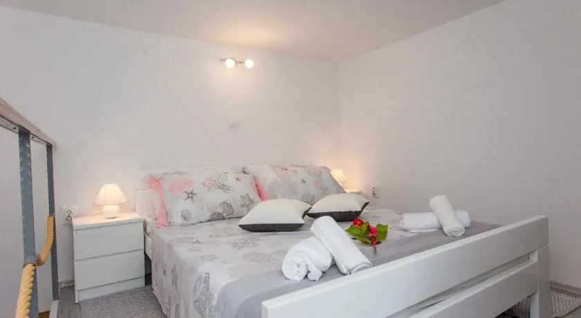 Studio Apartment Vasilj - Image 1